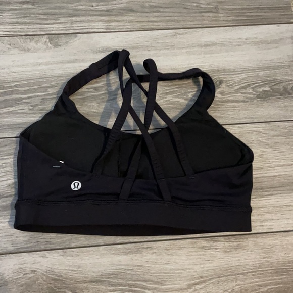 Lululemon sports bra size 6 - Picture 2 of 2
